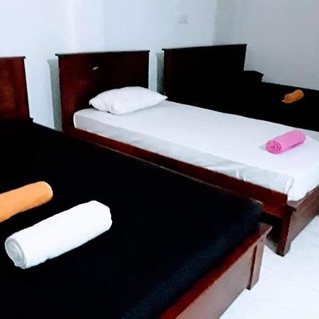 Black And White Kandy Guest House 02 Deiyannewela Экстерьер фото
