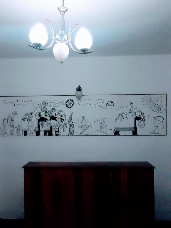 Black And White Kandy Guest House 02 Deiyannewela Экстерьер фото