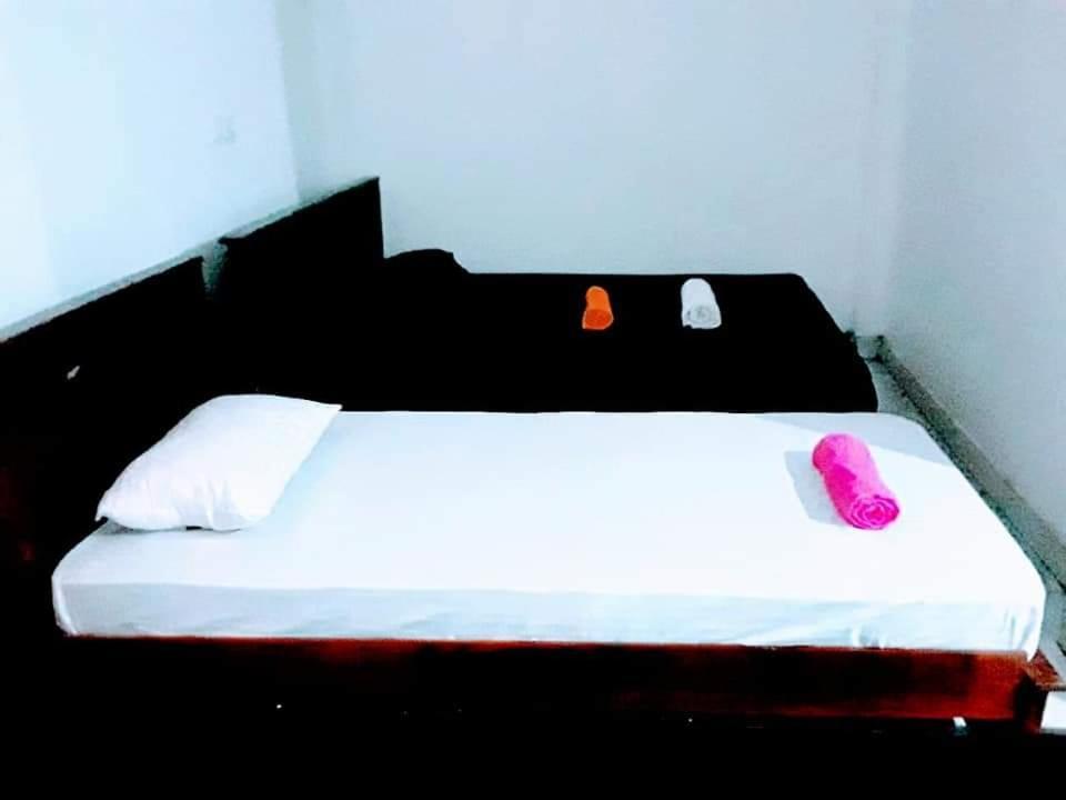 Black And White Kandy Guest House 02 Deiyannewela Экстерьер фото